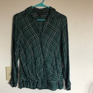 Women’s shirt, like new.